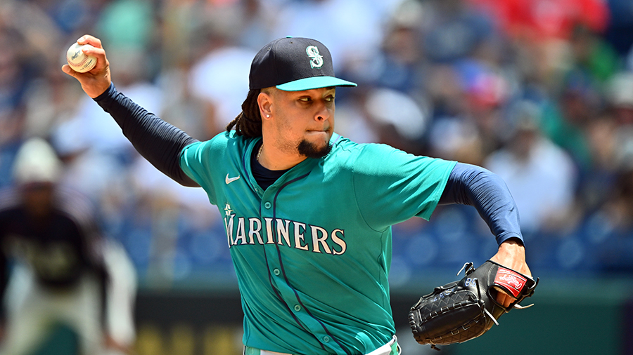 Seattle Mariners Luis Castillo Guardians 2024...